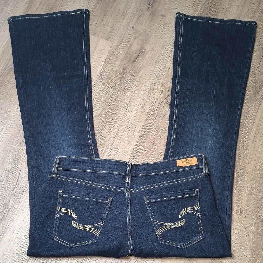 sac310👖Bootcut Mid Rise w/31" Inseam Signature Levis Denim Jeans - Picture 2 of 4